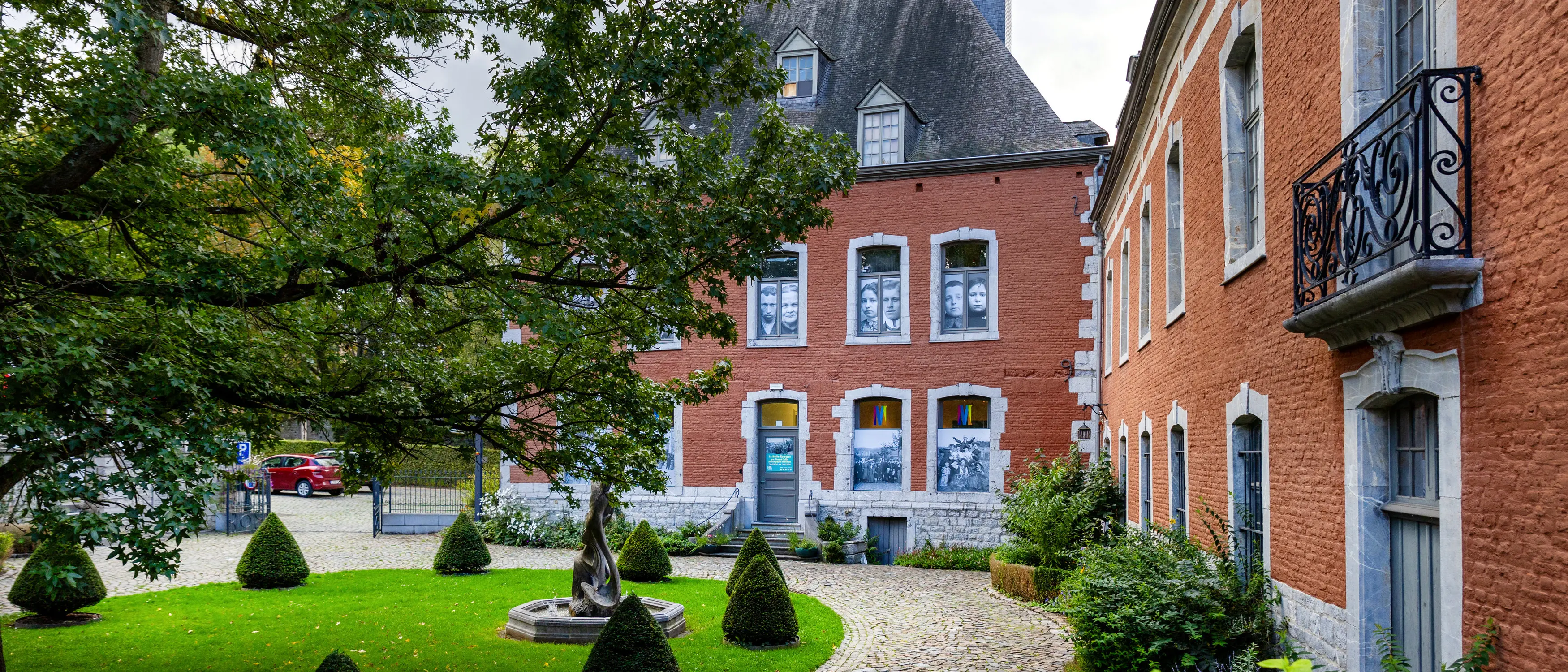 Cour intérieure du Famenne &amp; Art Museum